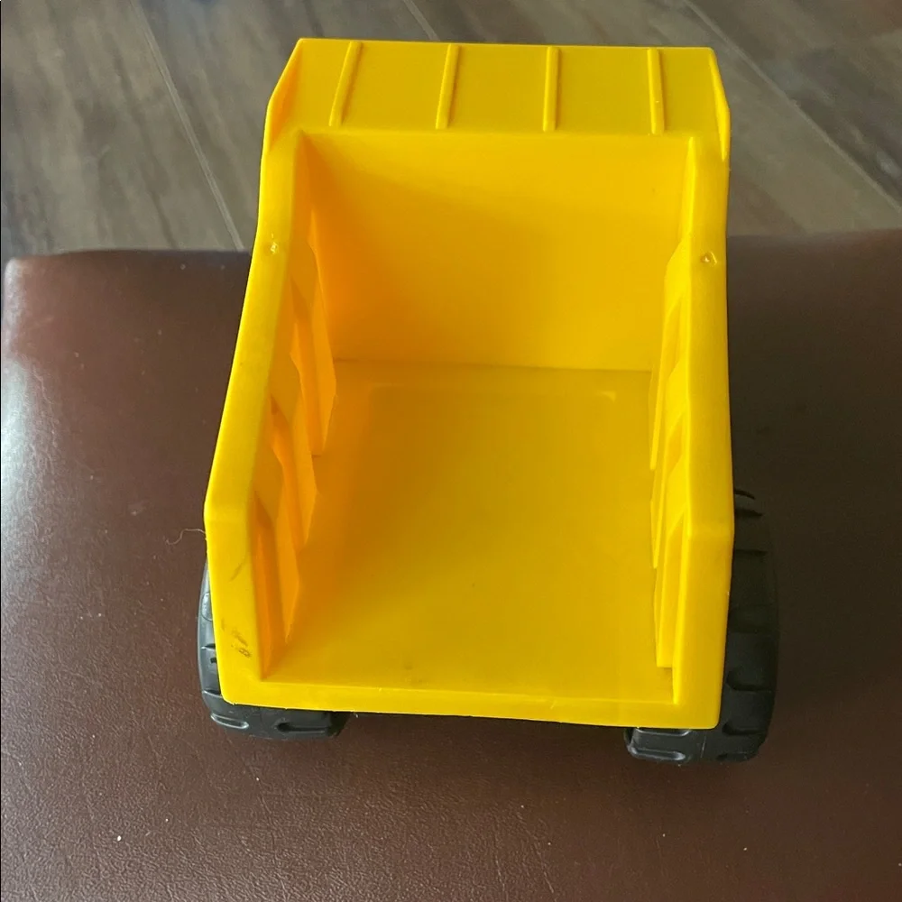 TOY CAT DUMP TRUCK Yellow Plastic Toy, 8